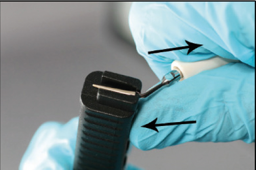 Place the tip with the CLiP into the groove at the end of the CLiPPER